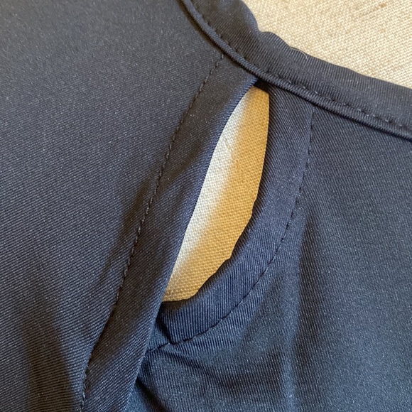 Black Performance Active Top - Picture 3 of 15